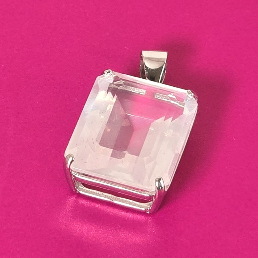 925 Sterling Silver Pendant 16x12mm with Natural Rose Quartz.